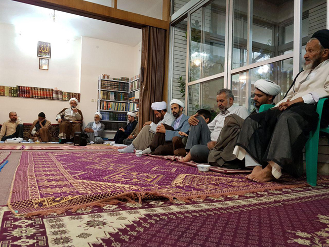 مراسم سخنرانی با حضور جمعی از علماء و روحانیون و طلاب نجف آباد