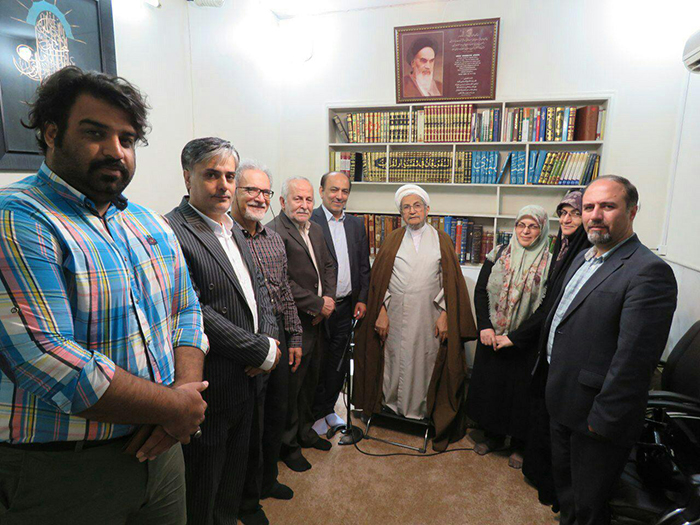 دیدار دبیرکل و جمعی از اعضای شورای مرکزی حزب اتحاد ملت ایران اسلامی، با آیت‌الله العظمی صانعی 